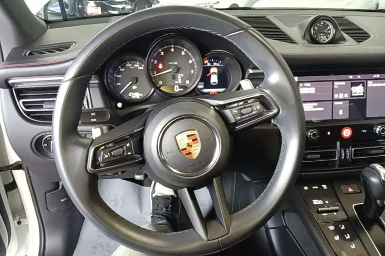 Used Porsche Macan 2024 Macan 2.0T Steering Wheel