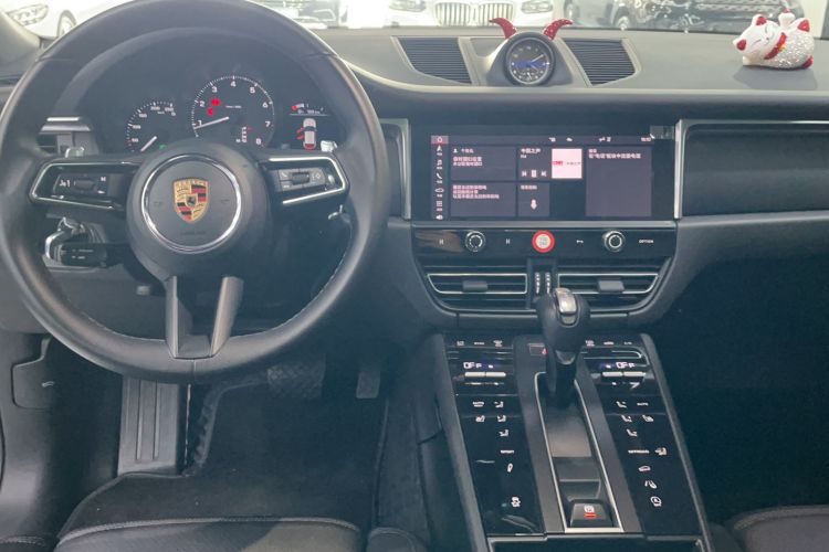 Used Porsche Macan 2024 Macan 2.0T Steering Wheel