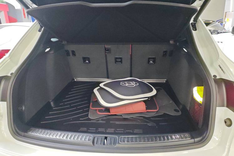 Used Porsche Macan 2024 Macan 2.0T Trunk