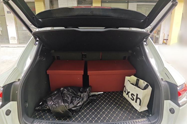 Used Porsche Macan 2024 Macan T 2.0T Trunk