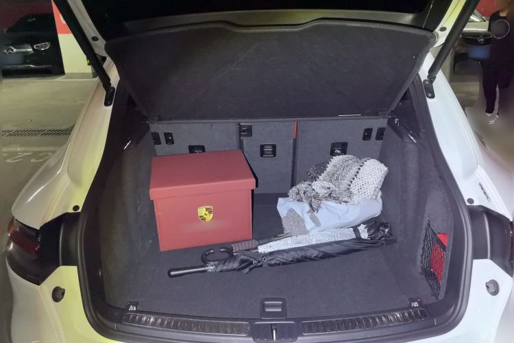 Used Porsche Macan 2024 Macan 2.0T Trunk