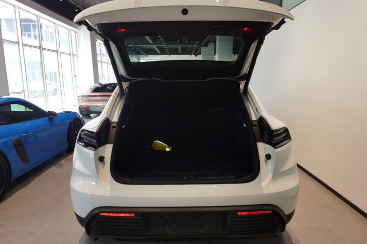 Used Porsche Macan 2024 Macan 4 Trunk