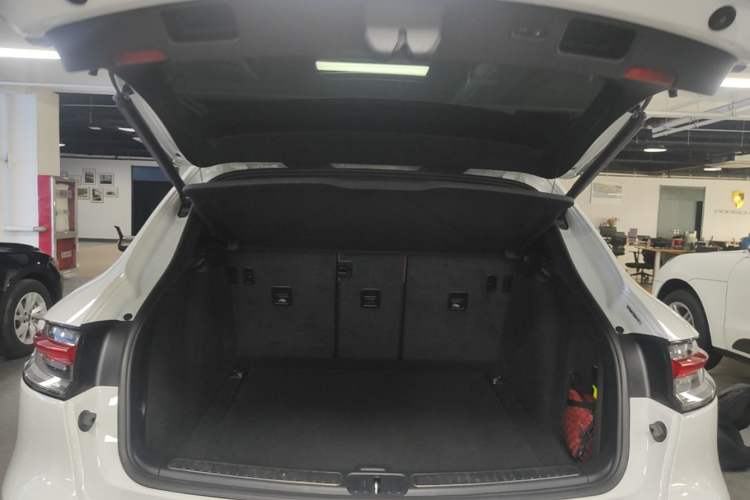 Used Porsche Macan 2024 Macan 2.0T Trunk