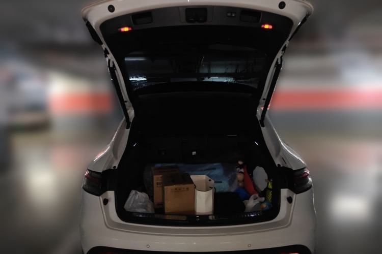 Used Porsche Macan 2024 Macan 2.0T Trunk