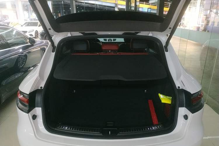 Used Porsche Macan 2024 Macan 2.0T Trunk