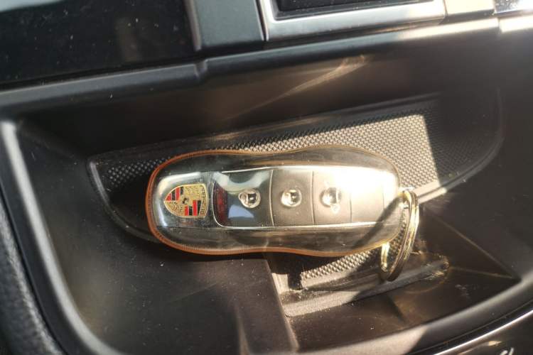 Used Porsche Macan 2024 Macan 2.0T Vehicle Key