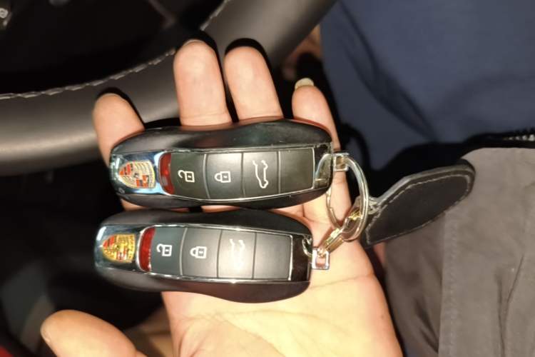 Used Porsche Macan 2024 Macan 2.0T Vehicle Key