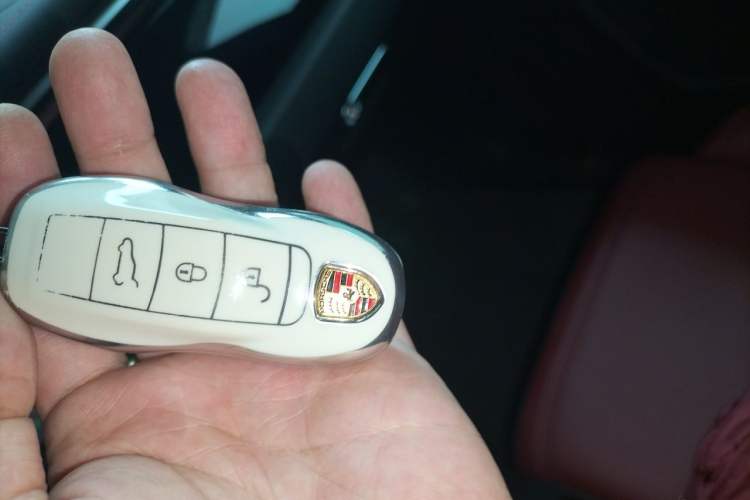 Used Porsche Macan 2024 Macan 2.0T Vehicle Key