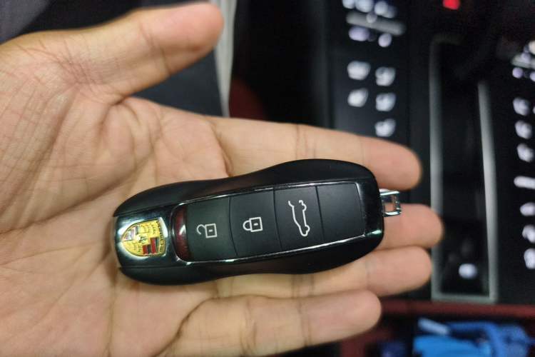 Used Porsche Macan 2024 Macan 2.0T Vehicle Key