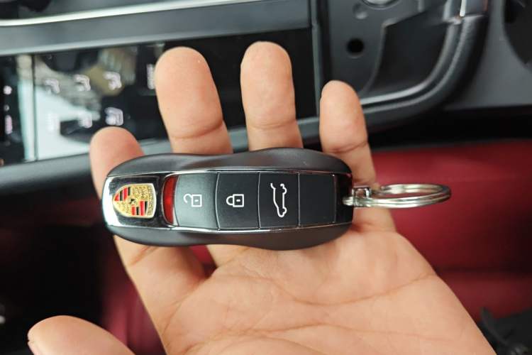 Used Porsche Macan 2024 Macan 2.0T Vehicle Key