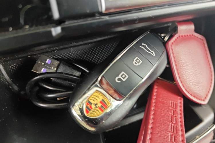 Used Porsche Macan 2024 Macan T 2.0T Vehicle Key