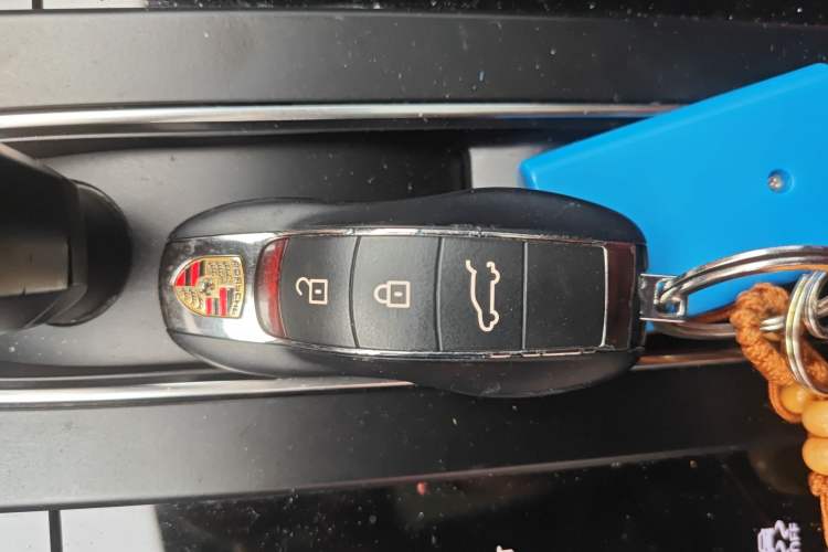 Used Porsche Macan 2024 Macan 2.0T Vehicle Key