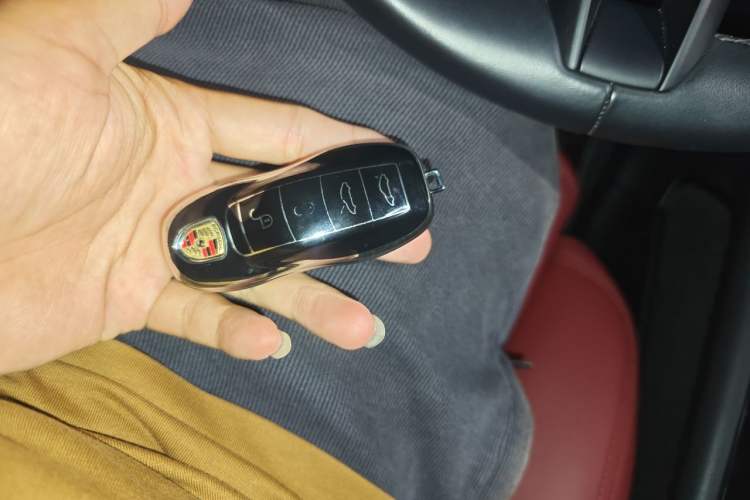 Used Porsche Macan 2024 Macan 2.0T Vehicle Key