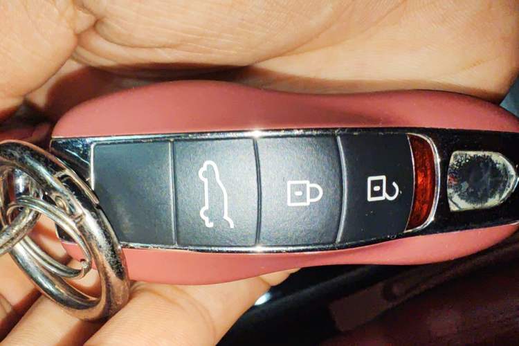 Used Porsche Macan 2024 Macan 2.0T Vehicle Key