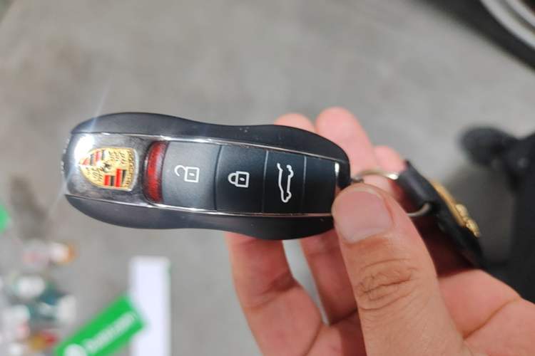 Used Porsche Macan 2024 Macan 2.0T Vehicle Key