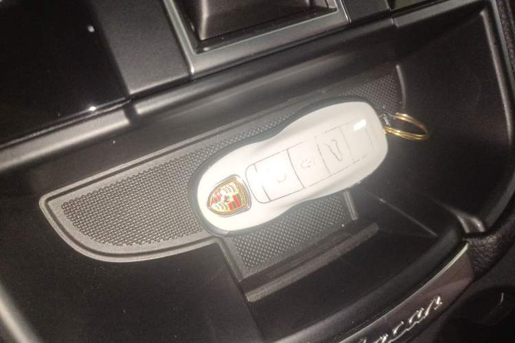 Used Porsche Macan 2024 Macan 2.0T Vehicle Key