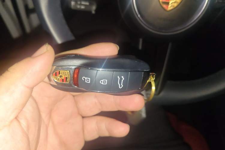 Used Porsche Macan 2024 Macan 2.0T Vehicle Key