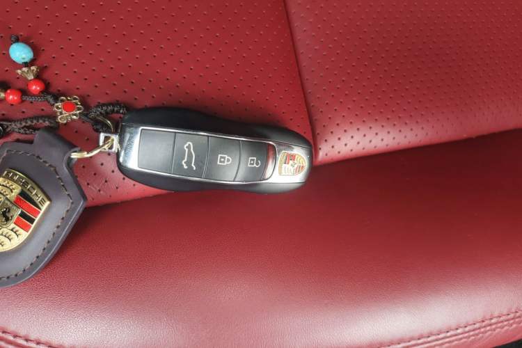 Used Porsche Macan 2024 Macan 2.0T Vehicle Key