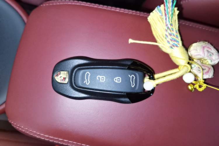 Used Porsche Macan 2024 Macan Long Range Edition Vehicle Key