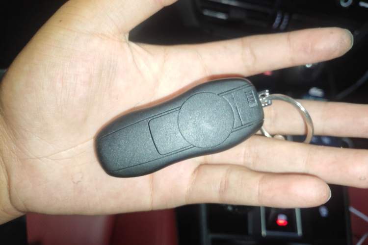 Used Porsche Macan 2024 Macan 2.0T Vehicle Key