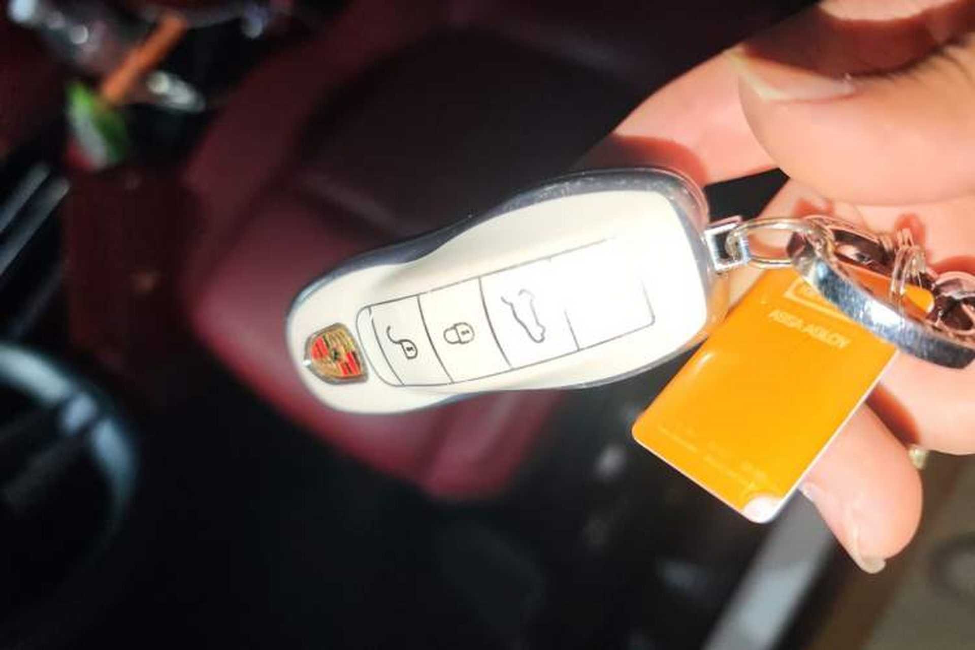 Used Porsche Macan 2024 Macan 2.0T Vehicle Key