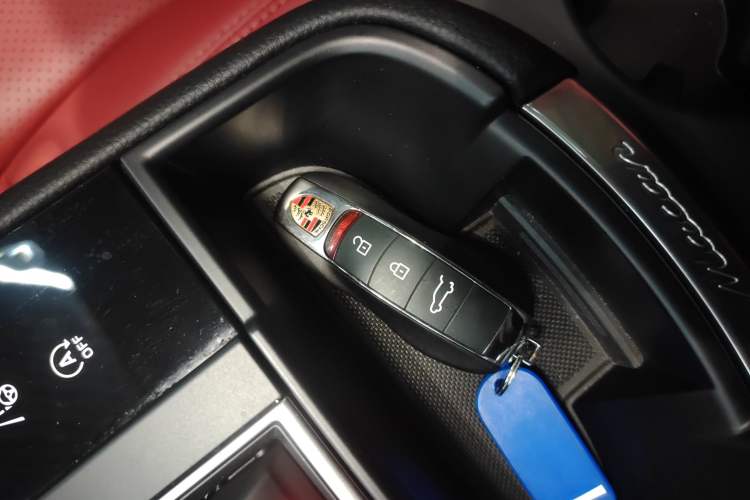 Used Porsche Macan 2024 Macan 2.0T Vehicle Key