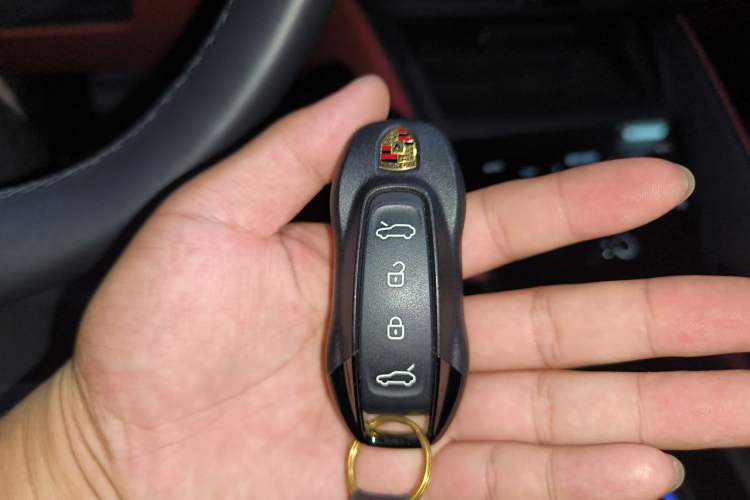Used Porsche Macan 2024 Macan Long Range Edition Vehicle Key