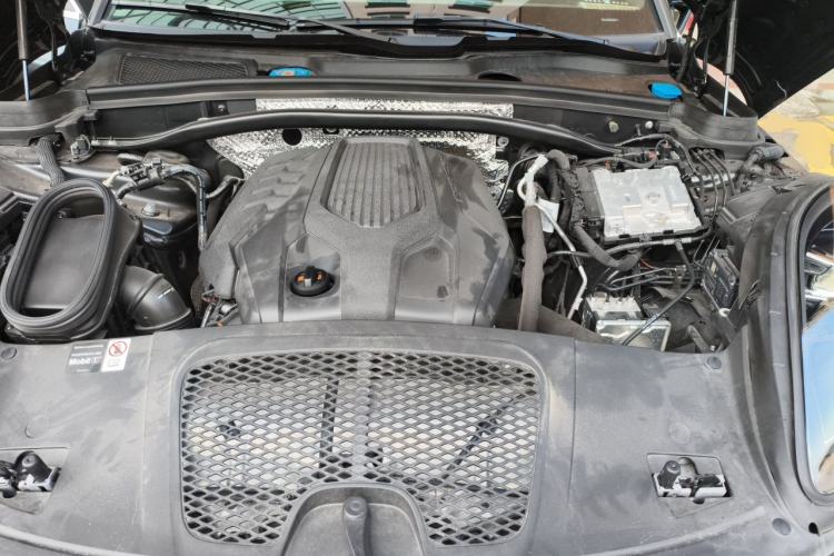Used Porsche Macan 2025 Macan 2.0T Dream-Chasing Edition Engine Bay