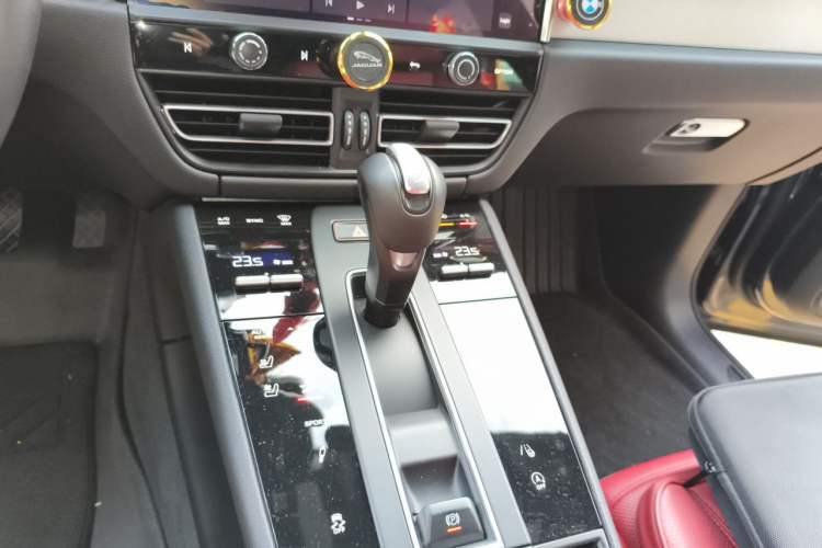 Used Porsche Macan 2025 Macan 2.0T Dream-Chasing Edition Gear Lever