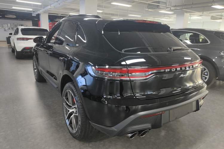 Used Porsche Macan 2025 Macan 2.0T Dream-Chasing Edition Rear Left 45 Deg