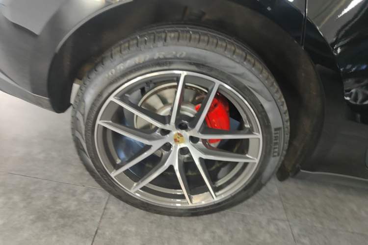 Used Porsche Macan 2025 Macan 2.0T Dream-Chasing Edition Right Rear Wheel Hub