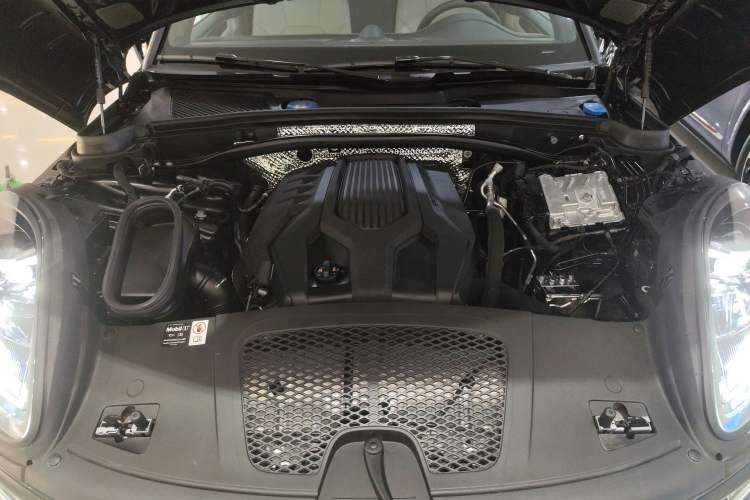 Used Porsche Macan 2025 Macan 2.0T Dream-Chasing Edition Engine Bay