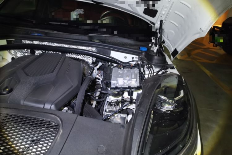 Used Porsche Macan 2025 Macan 2.0T Dream-Chasing Edition Engine Bay Left