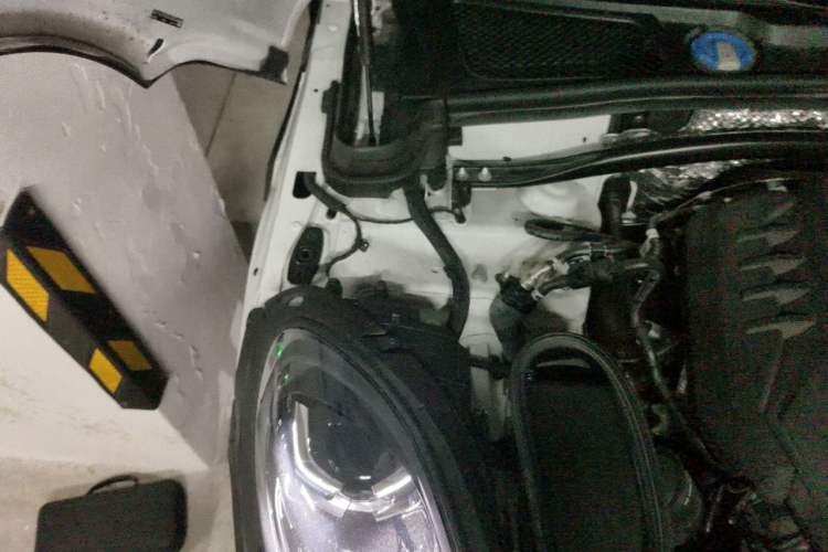 Used Porsche Macan 2025 Macan 2.0T Dream-Chasing Edition Engine Bay Right