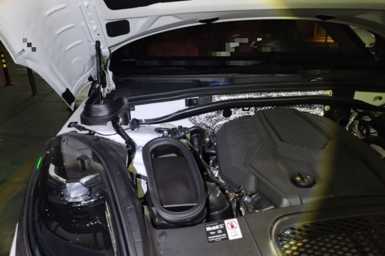 Used Porsche Macan 2025 Macan 2.0T Dream-Chasing Edition Engine Bay Right
