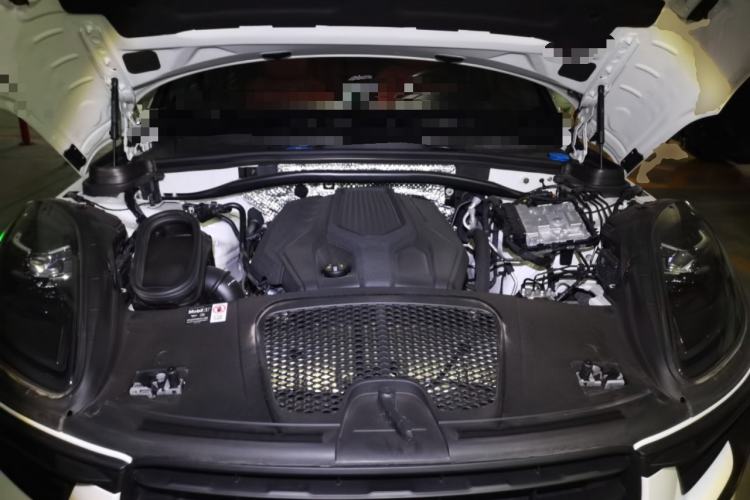Used Porsche Macan 2025 Macan 2.0T Dream-Chasing Edition Engine Bay