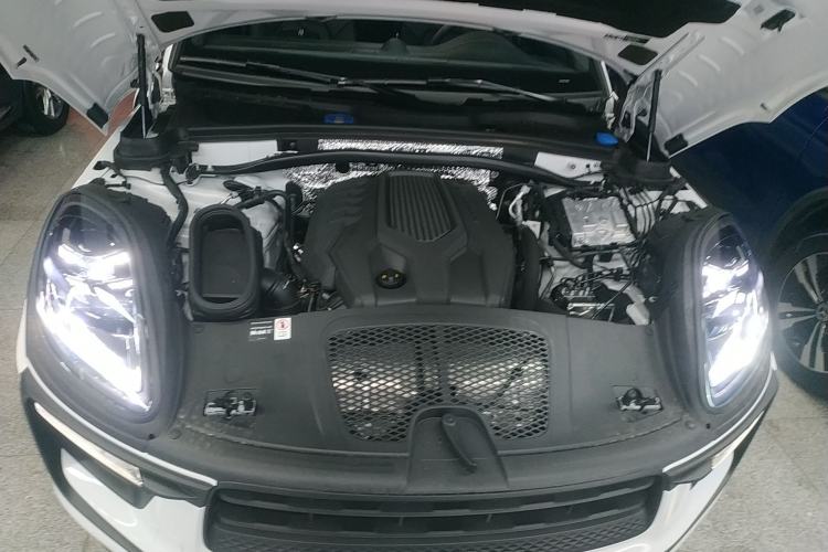 Used Porsche Macan 2025 Macan 2.0T Dream-Chasing Edition Engine Bay