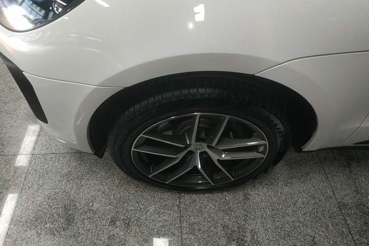 Used Porsche Macan 2025 Macan 2.0T Dream-Chasing Edition Left Front Wheel Hub