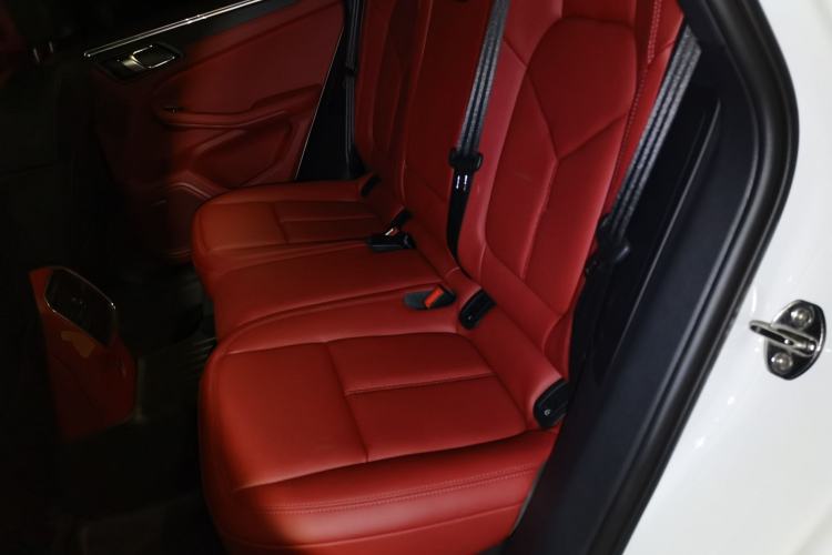 Used Porsche Macan 2025 Macan 2.0T Dream-Chasing Edition Left Rear Seat