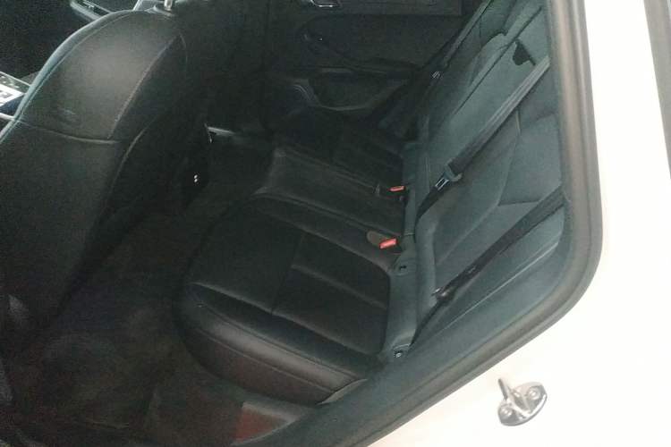 Used Porsche Macan 2025 Macan 2.0T Dream-Chasing Edition Left Rear Seat