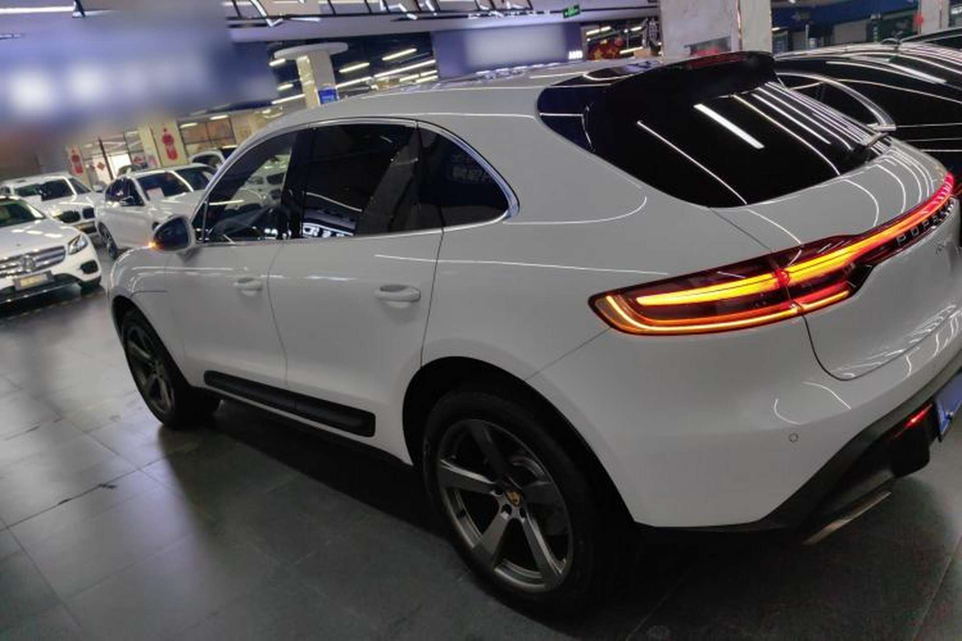 Used Porsche Macan 2025 Macan 2.0T Dream-Chasing Edition Left Side