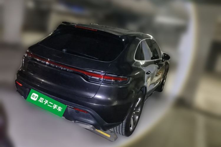 Used Porsche Macan 2025 Macan 2.0T Dream-Chasing Edition Rear Right 45 Deg
