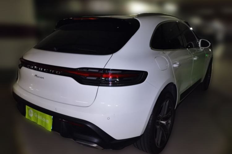 Used Porsche Macan 2025 Macan 2.0T Dream-Chasing Edition Rear Right 45 Deg