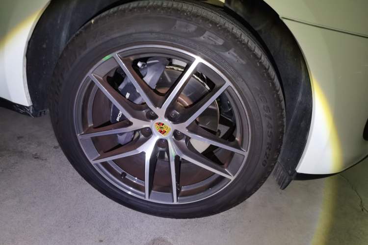 Used Porsche Macan 2025 Macan 2.0T Dream-Chasing Edition Right Front Wheel Hub
