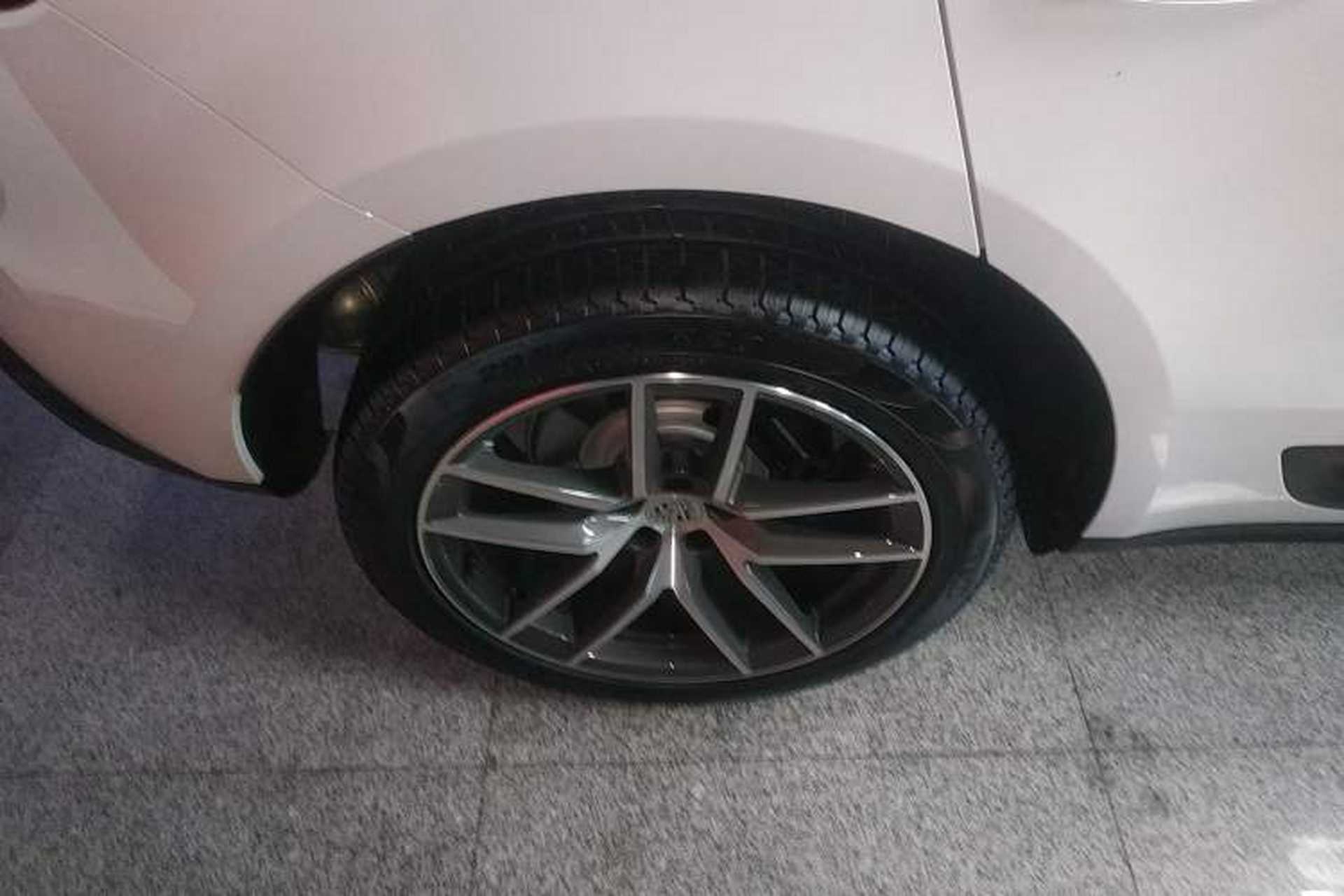 Used Porsche Macan 2025 Macan 2.0T Dream-Chasing Edition Right Rear Wheel Hub