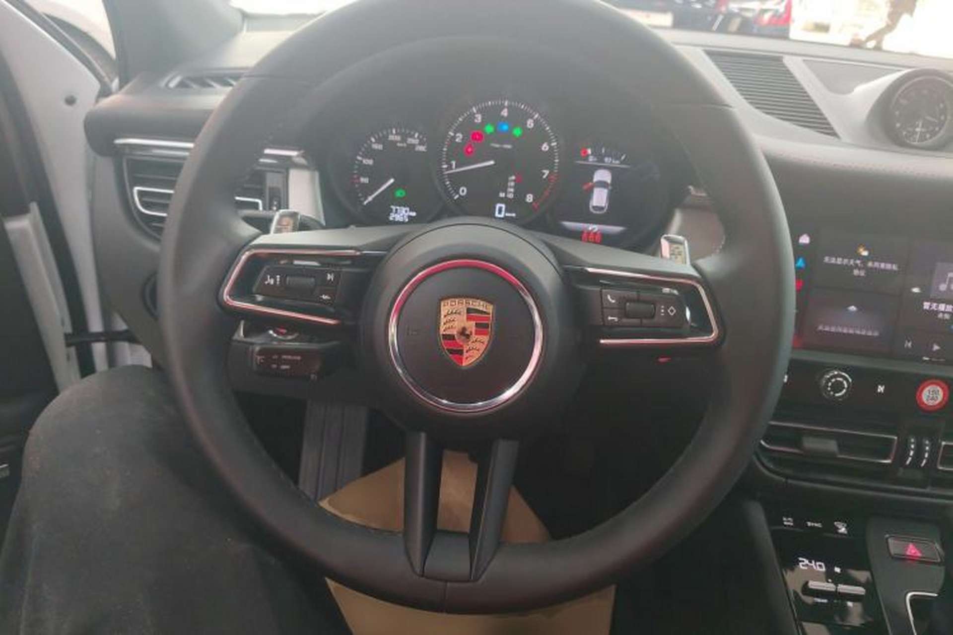 Used Porsche Macan 2025 Macan 2.0T Dream-Chasing Edition Steering Wheel