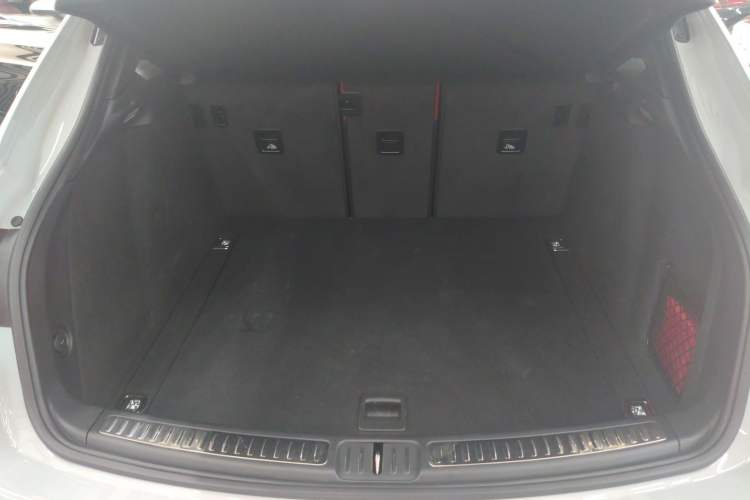 Used Porsche Macan 2025 Macan 2.0T Dream-Chasing Edition Trunk