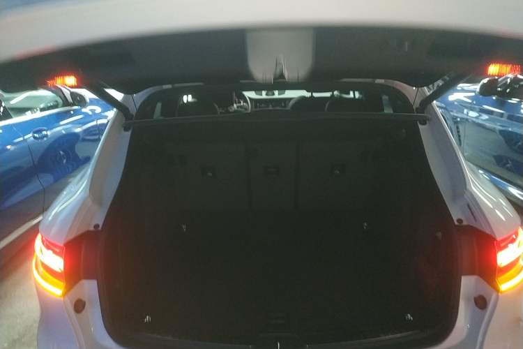 Used Porsche Macan 2025 Macan 2.0T Dream-Chasing Edition Trunk