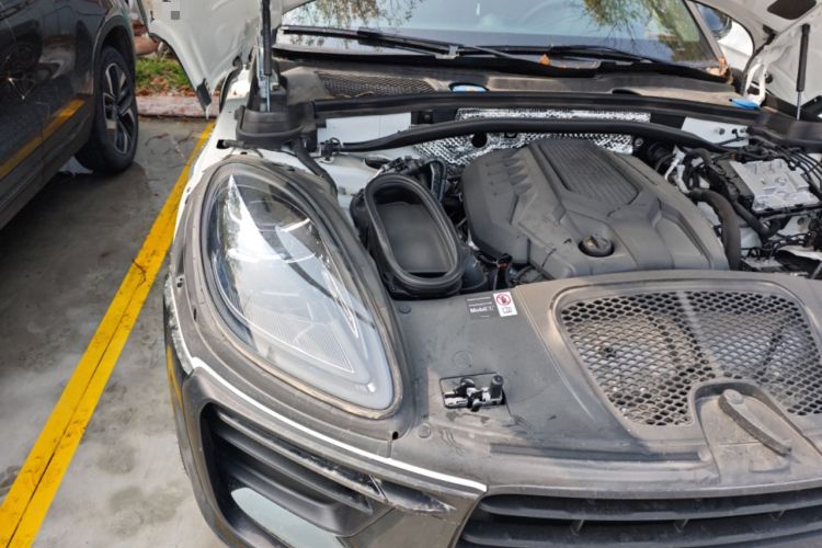 Used Porsche Macan 2026 Macan 2.0T Dream Edition Engine Bay Right