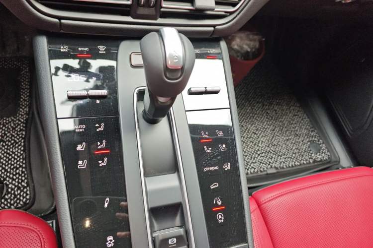 Used Porsche Macan 2026 Macan 2.0T Dream Edition Gear Lever